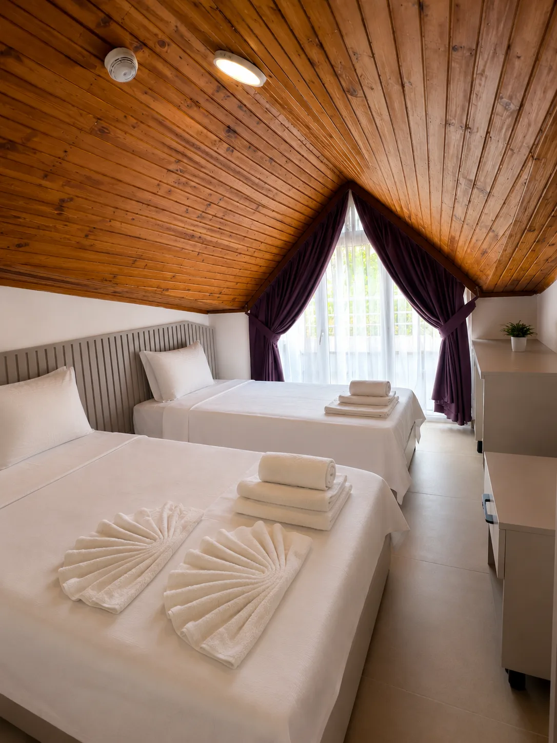 LOFT ROOM