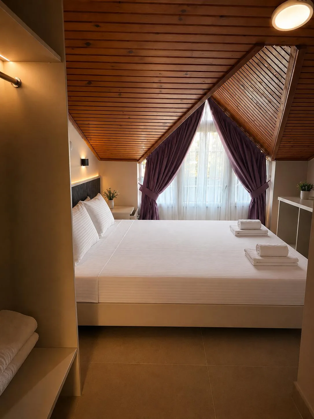 LOFT ROOM